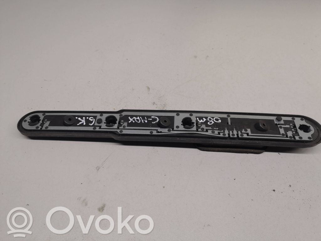 Ford Focus C-MAX Takavalon polttimon suojan pidike 