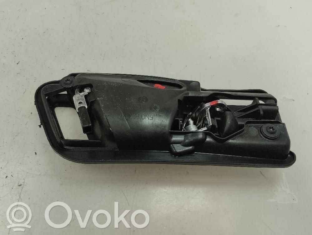 Volkswagen Tiguan Etuoven sisäkahva 
