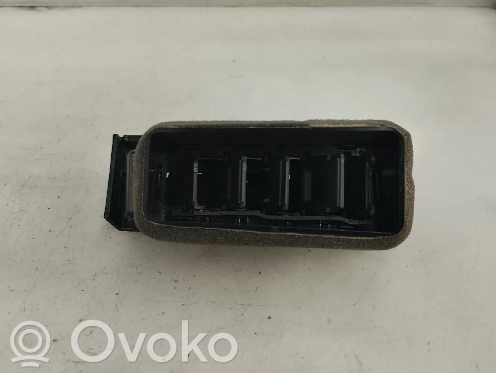 Seat Arona Griglia di ventilazione centrale cruscotto 