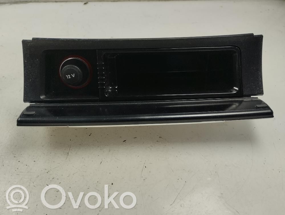 Volkswagen PASSAT B6 Aschenbecher 