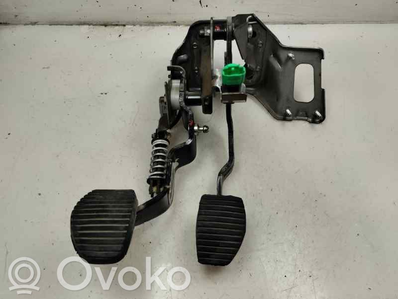 Pedal de embrague
