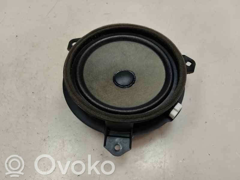 Altavoz del panel   861600D370