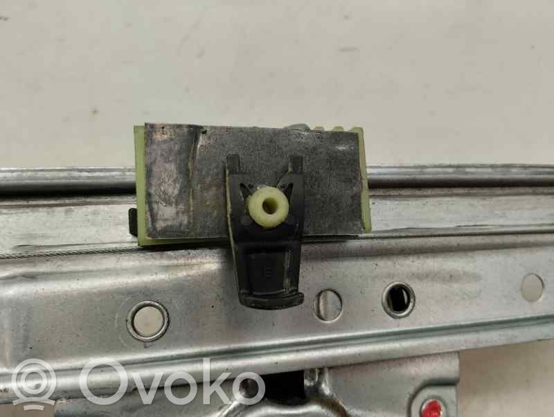 Dacia Duster II Macara geam spate manuală 
