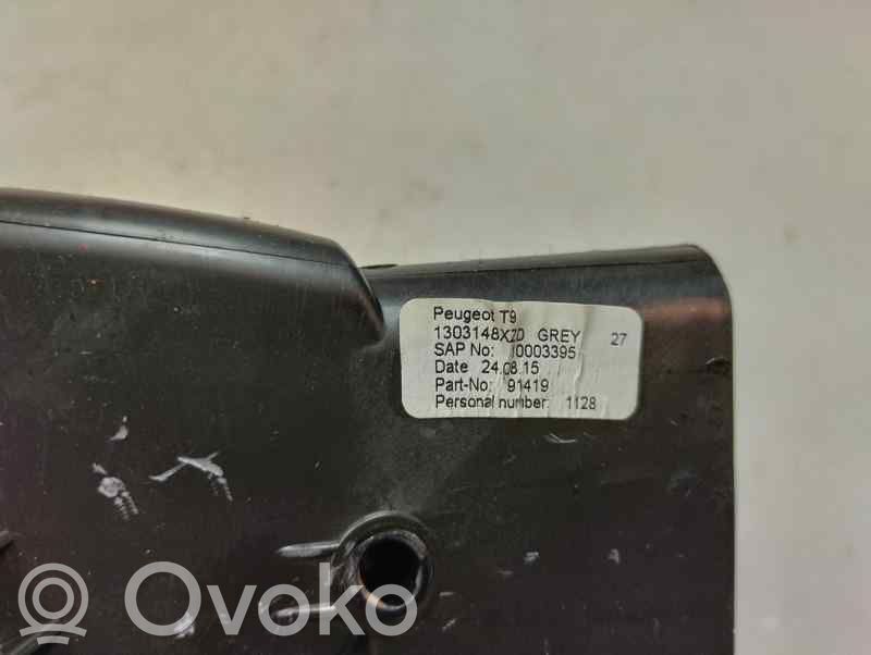 Peugeot 308 Dysze / Kratki środkowego nawiewu deski rozdzielczej 