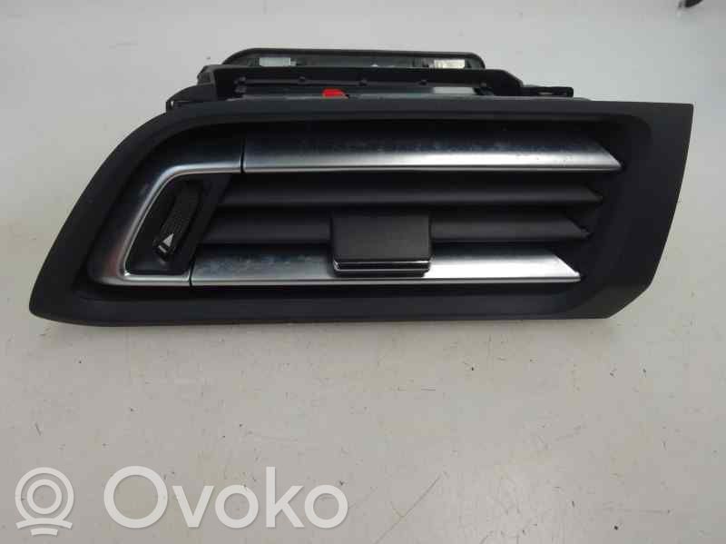 Peugeot 308 Griglia di ventilazione centrale cruscotto