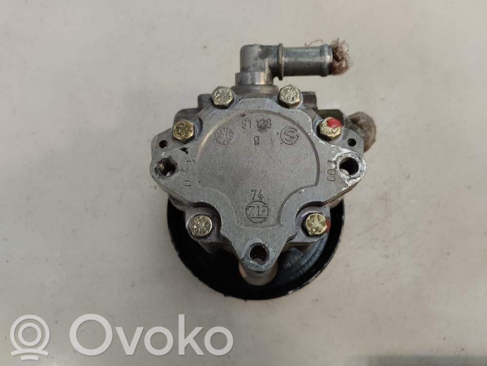Ohjaustehostimen pumppu