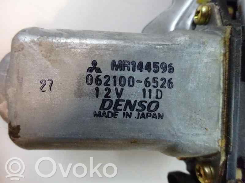 Mitsubishi Montero Macara ușă față cu motor 