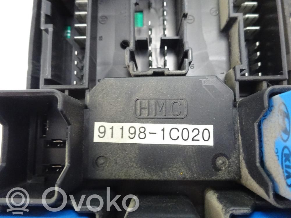 Ramka / Moduł bezpieczników   911981C020