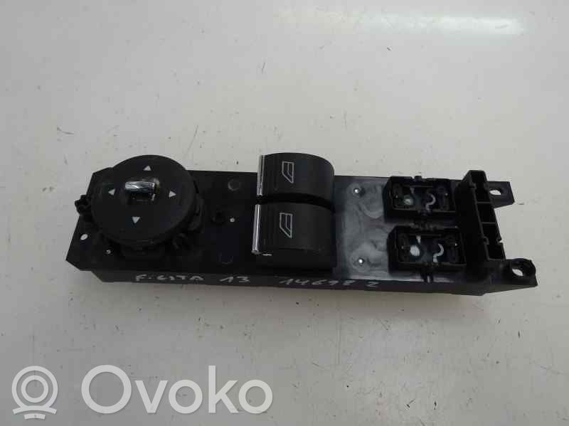 Interruptor del elevalunas eléctrico   C1BT14A132AA