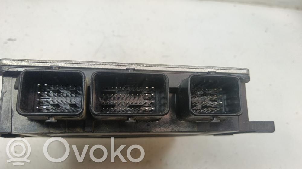 Unidad de control/módulo del motor   8200513058