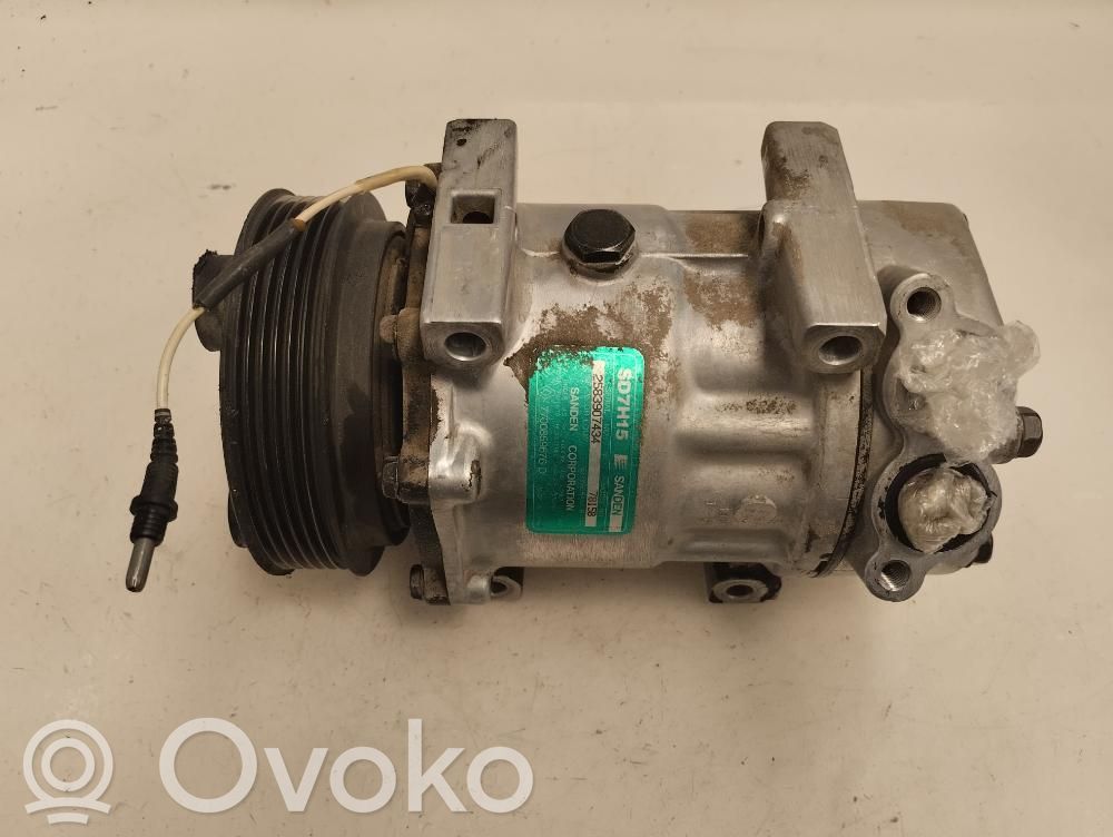 Renault Laguna I Compressore aria condizionata (A/C) (pompa) 