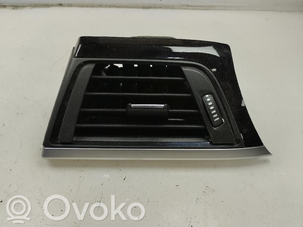 BMW 4 F32 F33 Dysze / Kratki środkowego nawiewu deski rozdzielczej 
