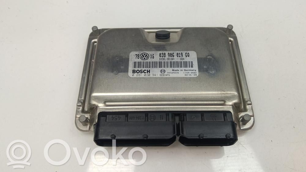 Volkswagen PASSAT B5.5 Unitate/modul de control motor 