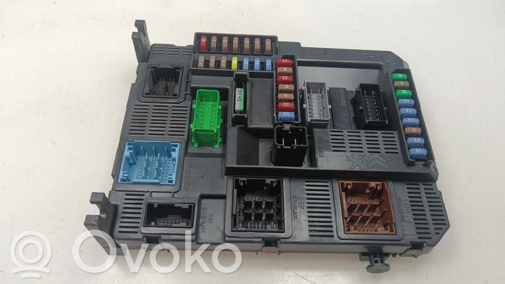 Peugeot 208 I Modul de control caroserie central 