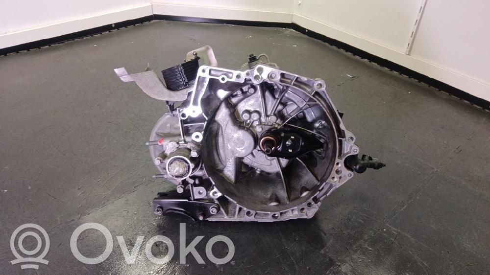 Citroen C4 Cactus Cutie viteze manuală cu 5 trepte 