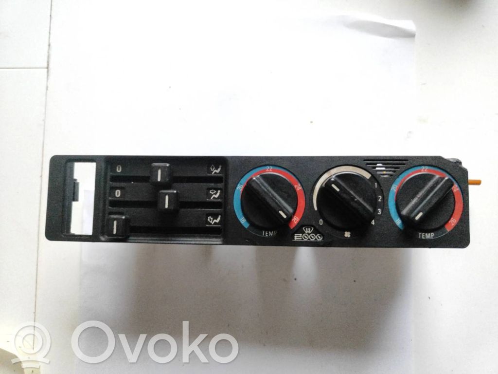BMW 5 E34 Climate control unit 