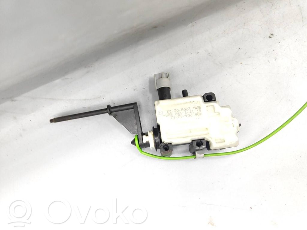 BMW 1 E81 E87 Degvielas tvertnes elektriskā slēdzene 
