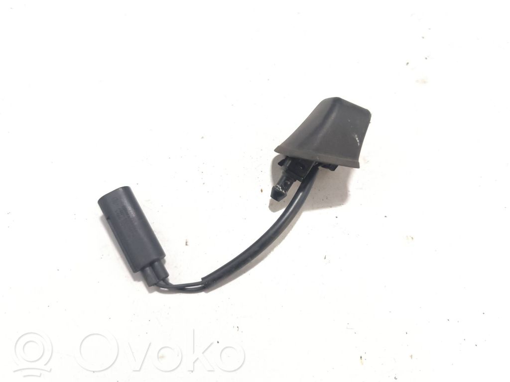 Windshield washer spray nozzle   8365385,1965162,1963658