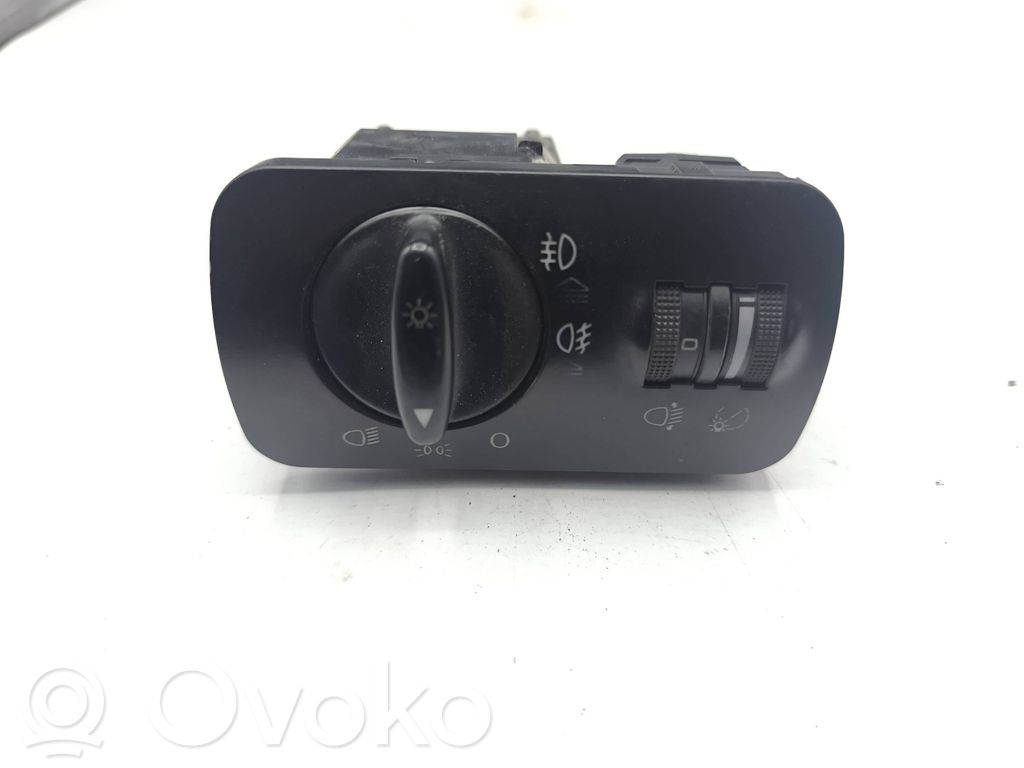 Skoda Fabia Mk1 (6Y) Interruptor de luz 