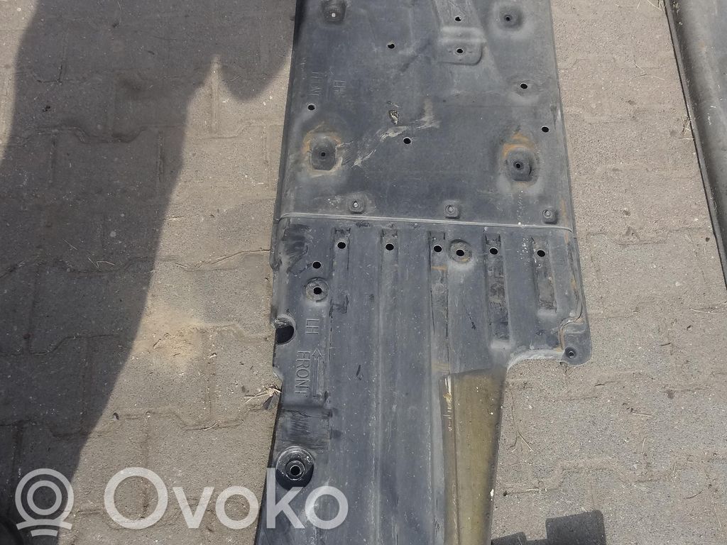 Opel Insignia B Osłona boczna podwozia 