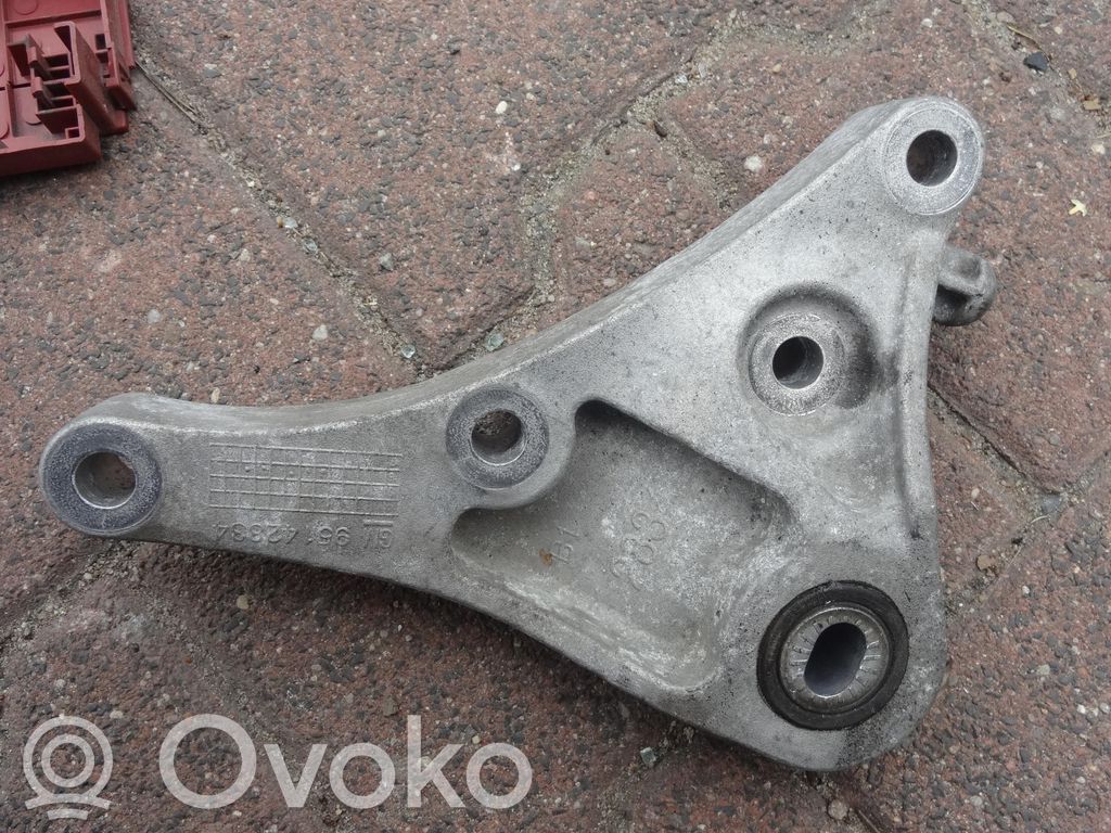 Opel Mokka Engine mounting bracket 