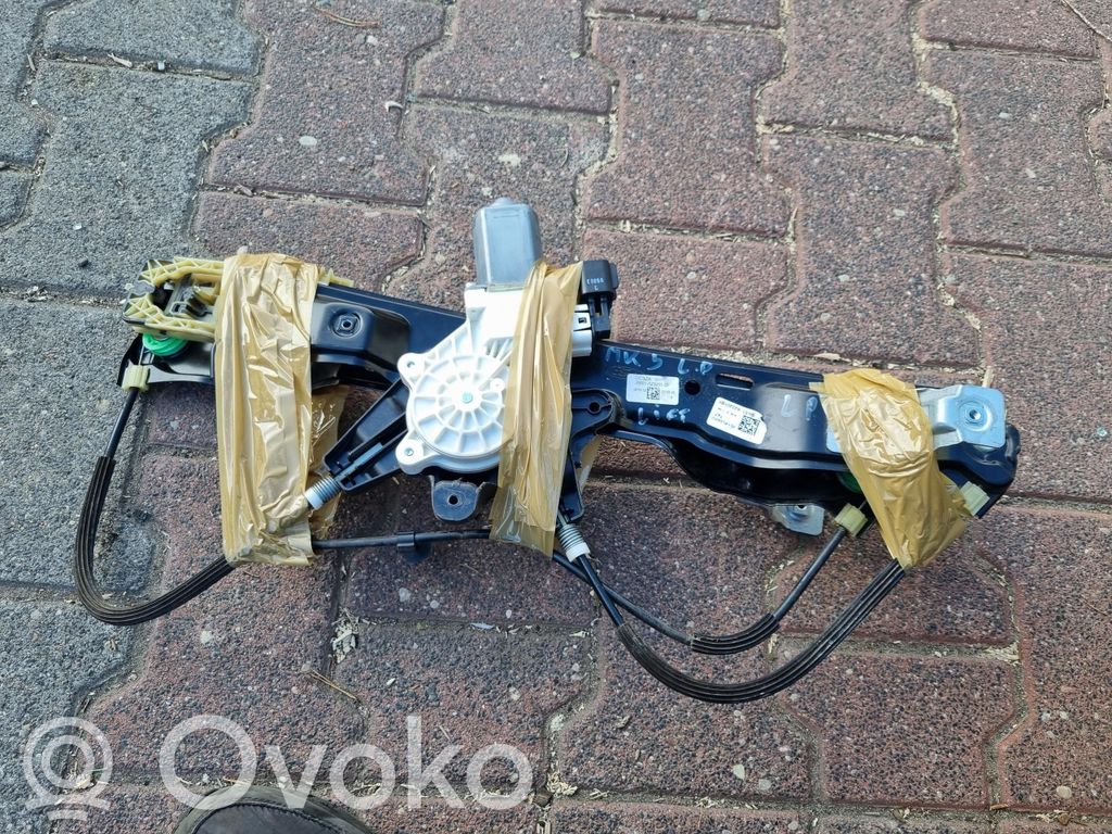 Ford Focus Front door window regulator with motor 