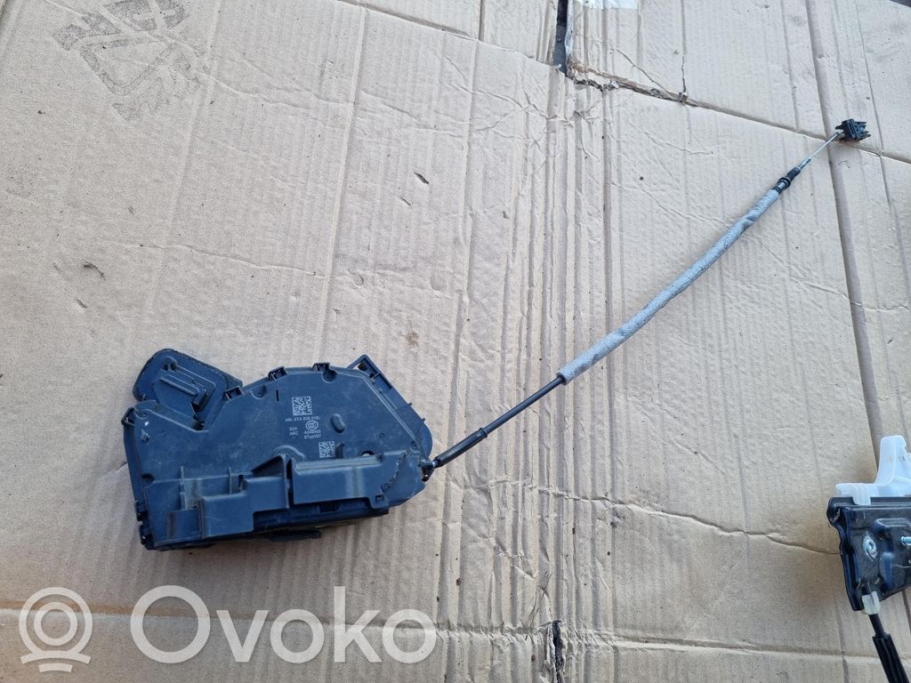 Volkswagen Touran III Rear door lock 