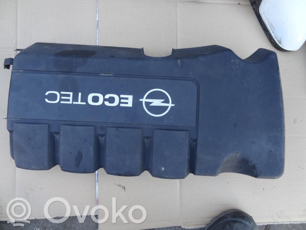 Opel Corsa D Osłona górna silnika 
