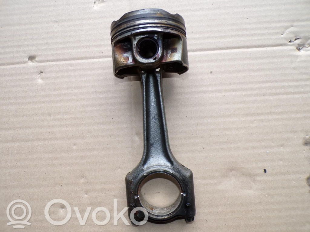 BMW 1 F20 F21 Piston cu bielă 