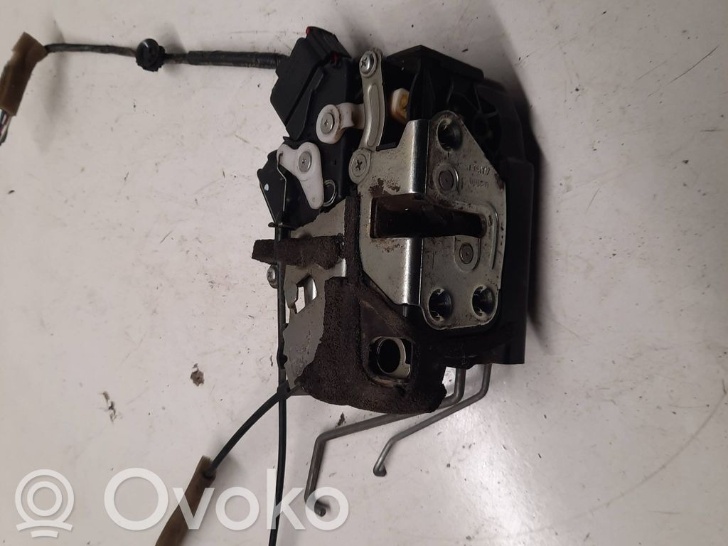 Mazda 5 Front door lock 