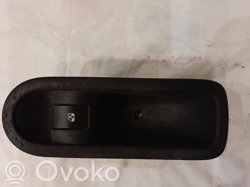 Renault Megane II Electric window control switch 