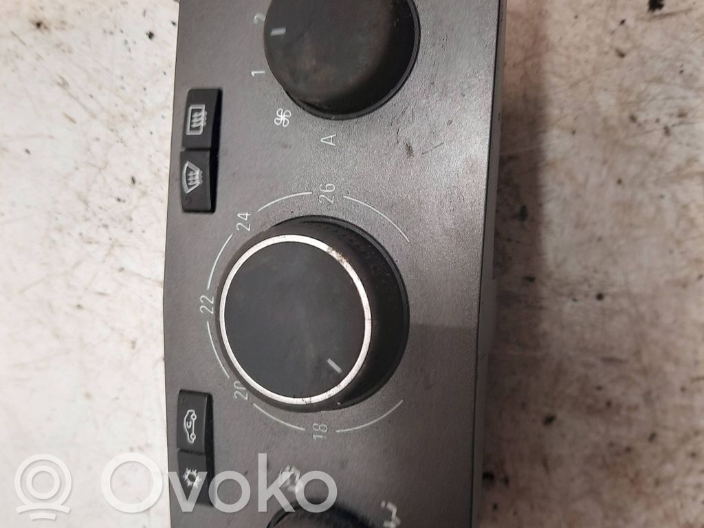 Opel Zafira B Panel klimatyzacji 