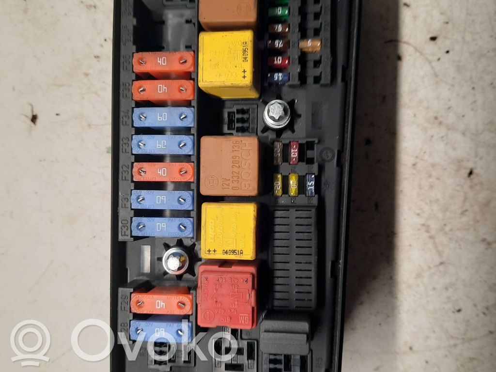 Opel Signum Fuse module 