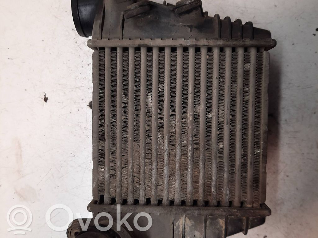 Volkswagen Golf IV Chłodnica powietrza doładowującego / Intercooler 