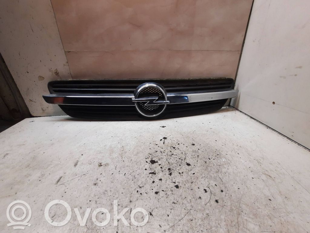 Opel Meriva A Rejilla delantera 
