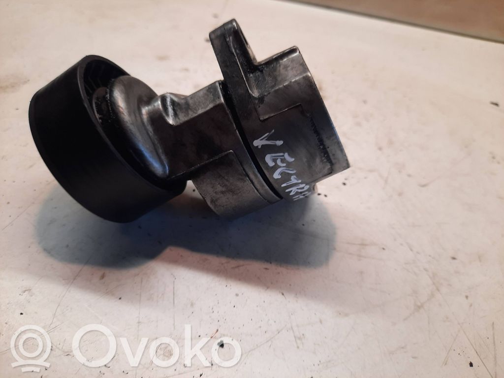 Opel Vectra B Napinacz paska alternatora 