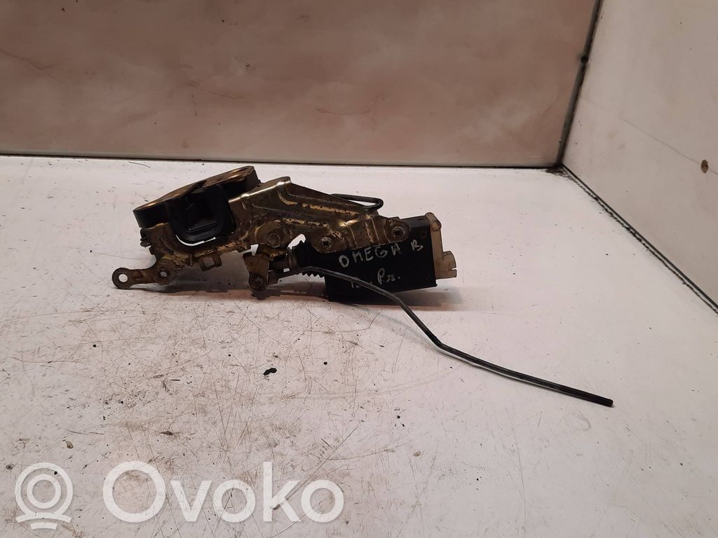 Opel Omega B1 Priekinė durų spyna 