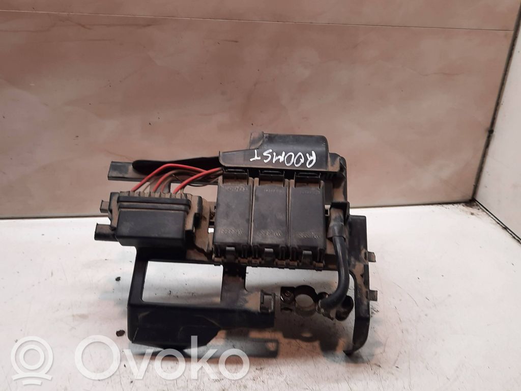 Skoda Roomster (5J) Wiązka przewodów dodatnich 