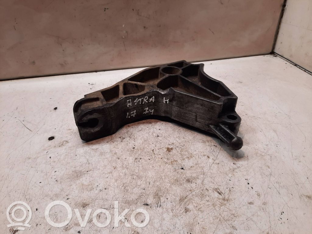 Opel Astra H Engine mounting bracket 