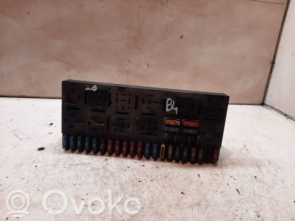 Audi 80 90 S2 B4 Drošinātāju kaste (komplekts) 