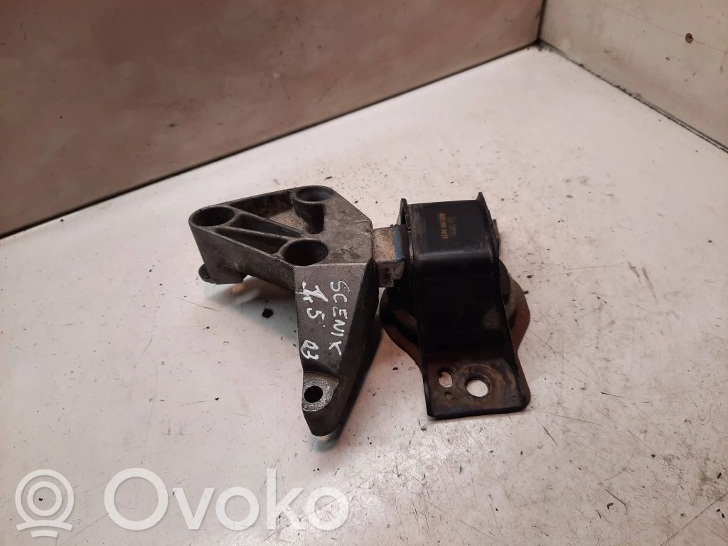 Renault Scenic II -  Grand scenic II Engine mount bracket 