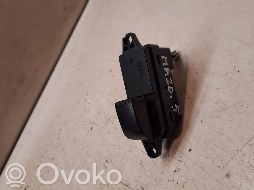 Electric window control switch   CD8566370