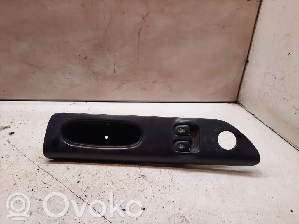 Electric window control switch   7700876393,R0SSANA