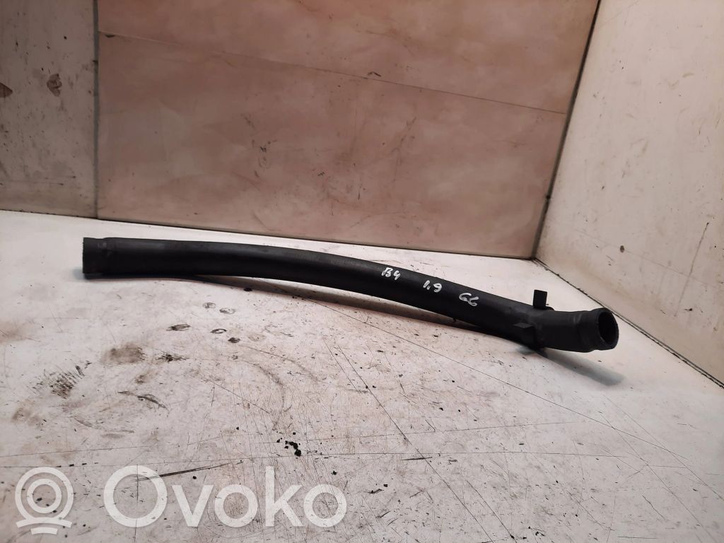 Audi 80 90 S2 B4 Engine coolant pipe/hose 