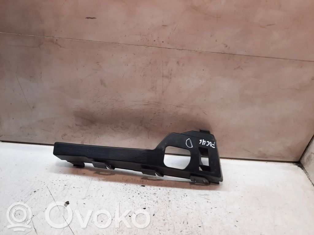 Ford Focus Front bumper mounting bracket 