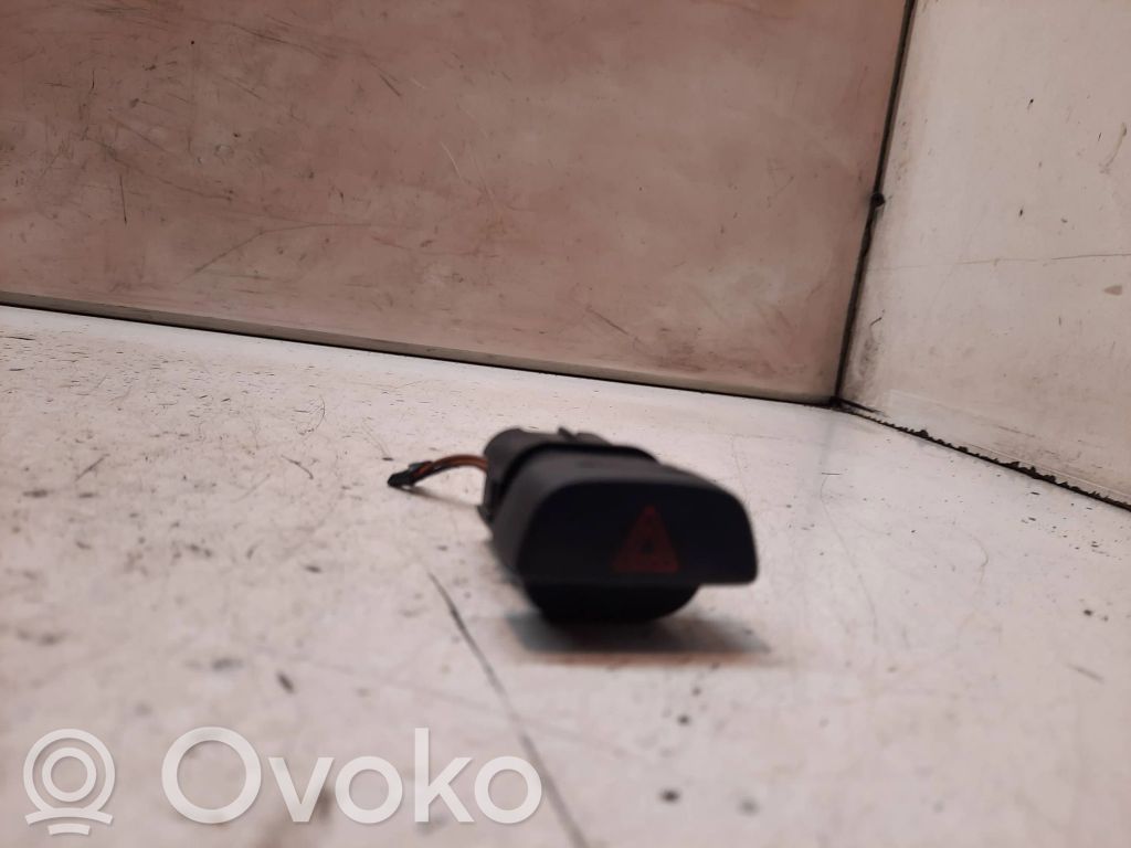 Ford Focus Hazard light switch 