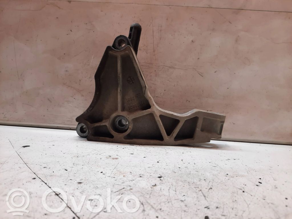 Opel Astra H Engine mounting bracket 