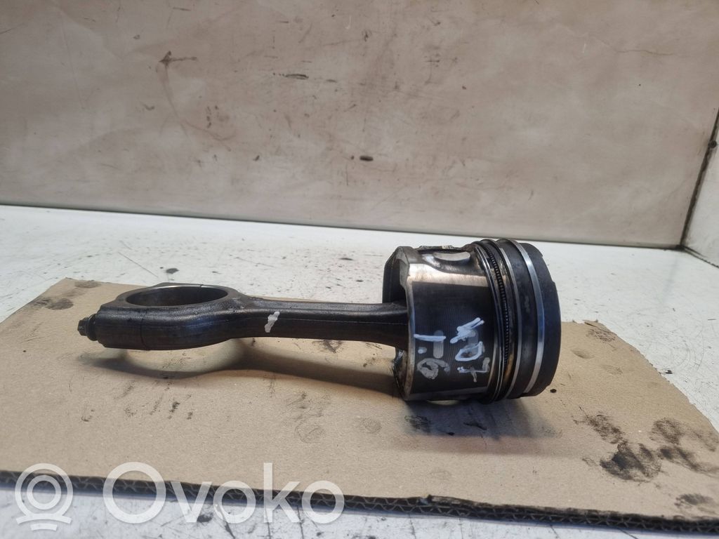 Peugeot 407 Piston with connecting rod 