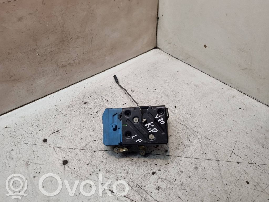 Volvo V70 Priekšpusē slēdzene 