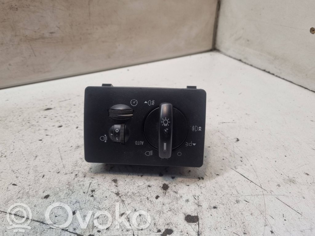 Ford Focus Light switch 